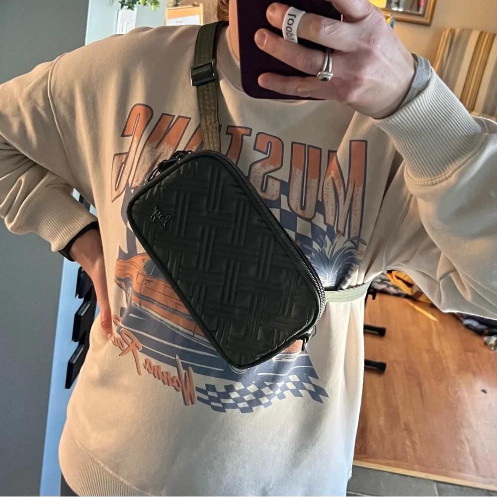 Lug Crossbody Convertible Coupe XL Olive Green - Picture 7 of 8